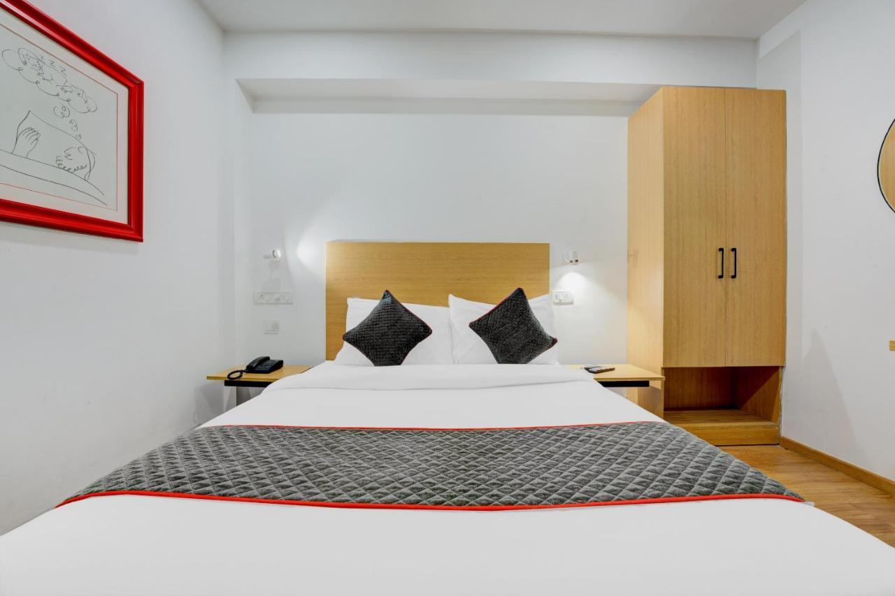 Oyo Townhouse 74871 Thoraipakkam Hotel Csennai Kültér fotó
