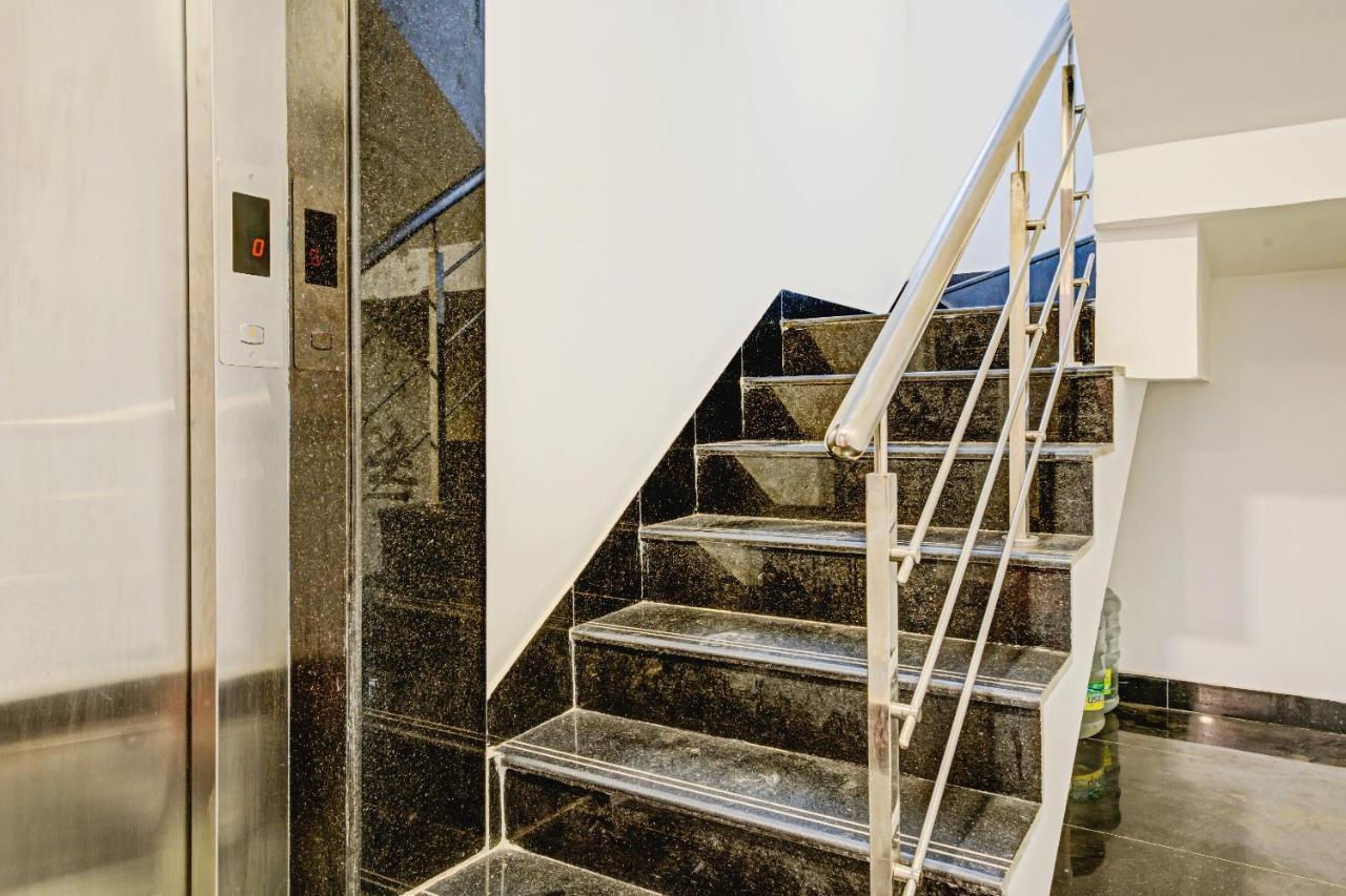 Oyo Townhouse 74871 Thoraipakkam Hotel Csennai Kültér fotó