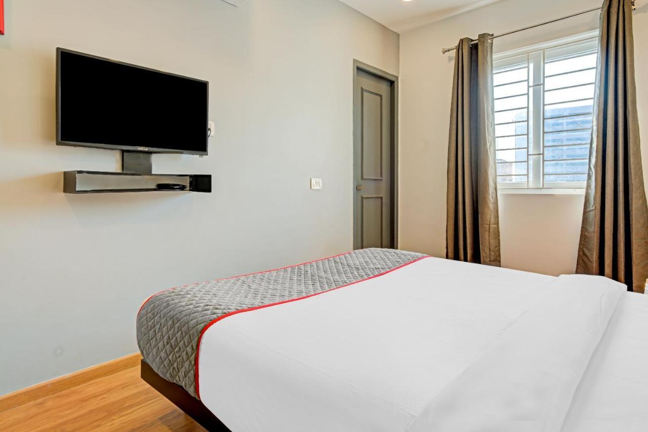 Oyo Townhouse 74871 Thoraipakkam Hotel Csennai Kültér fotó