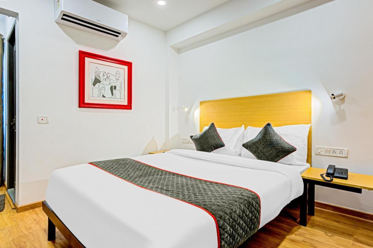 Oyo Townhouse 74871 Thoraipakkam Hotel Csennai Kültér fotó